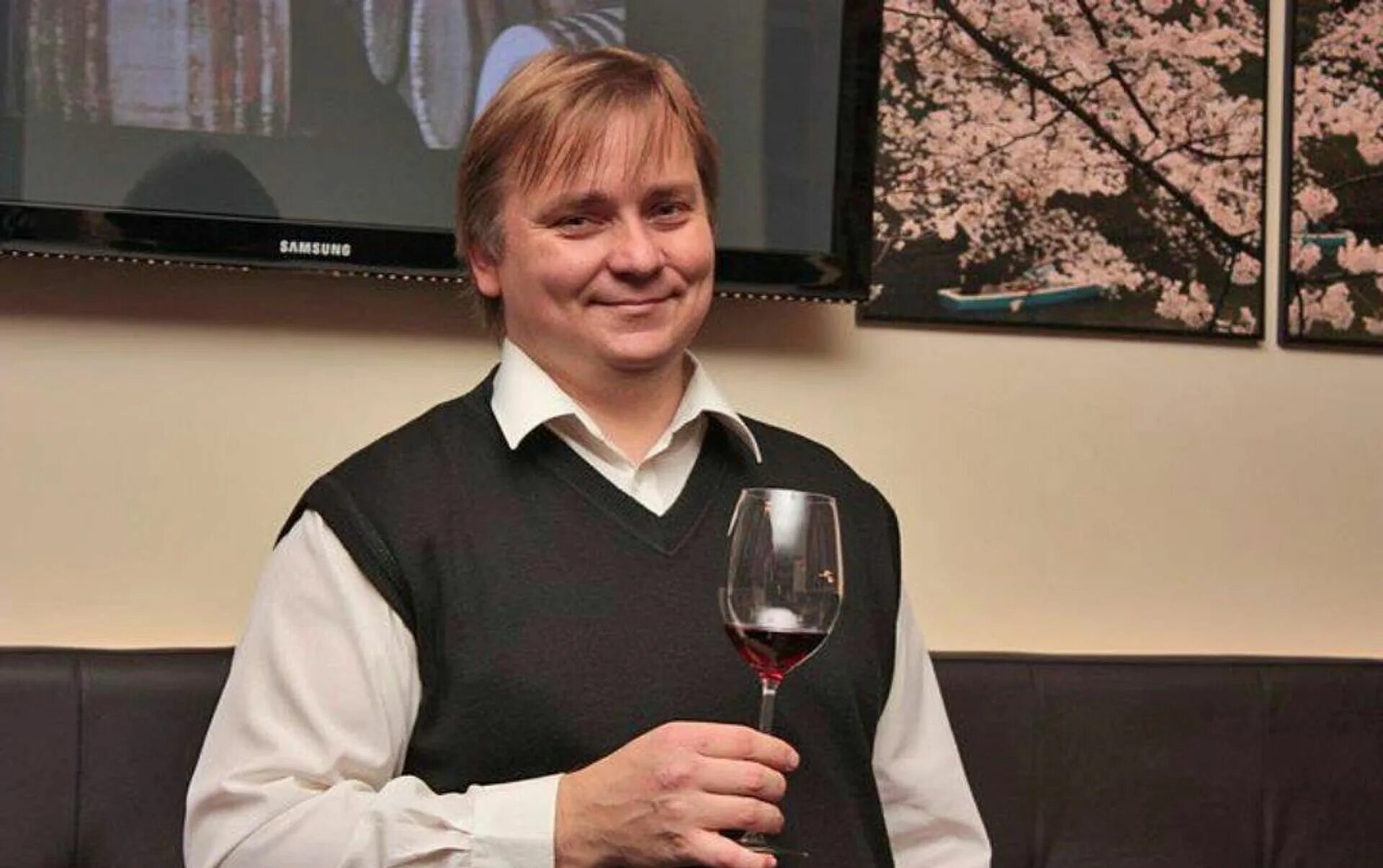 Денис руденко вино. Руденко сомелье. Руденко винный эксперт. Руденко вино. Руденко сомелье.