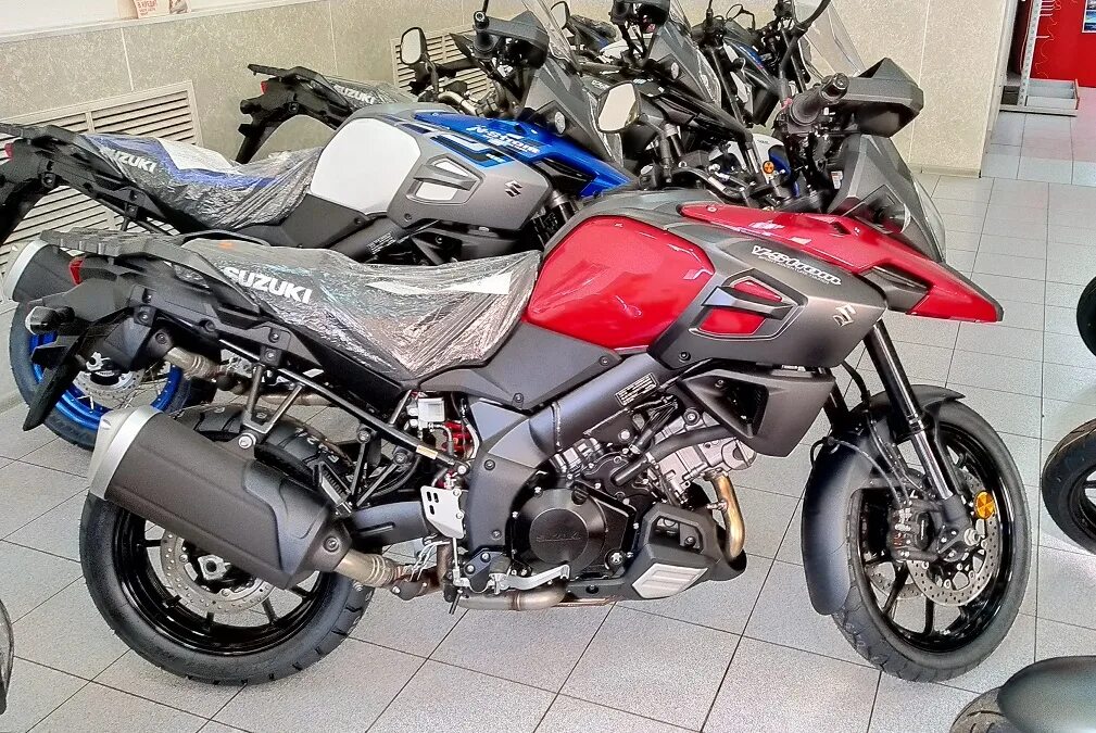 V strom купить. Suzuki DL 1000 Strom. Suzuki DL 1000 V-Strom. Suzuki v-Strom 1000. Suzuki dl1000 XT.