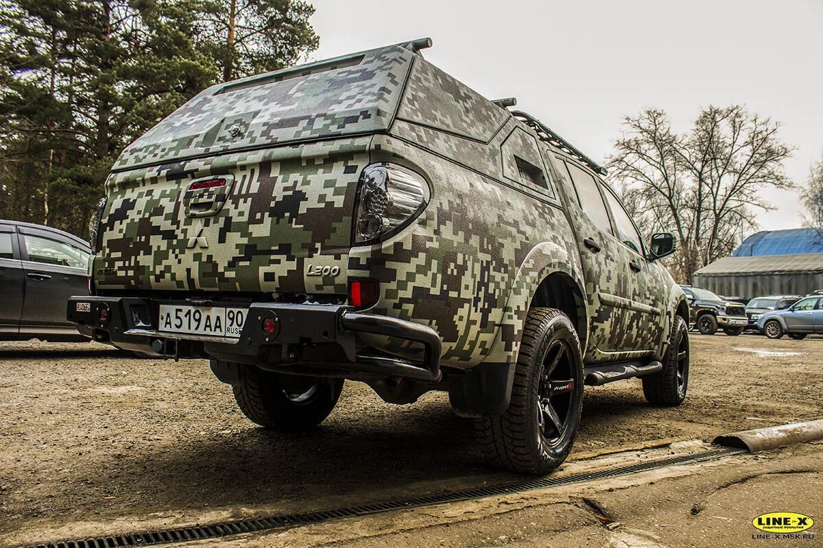 Mitsubishi l200 камуфляж. Mitsubishi l200 Camo by line-x line-x. Митсубиси л200 камуфляж. Лайн Икс камуфляж Митсубиси л 200. Пикап защита