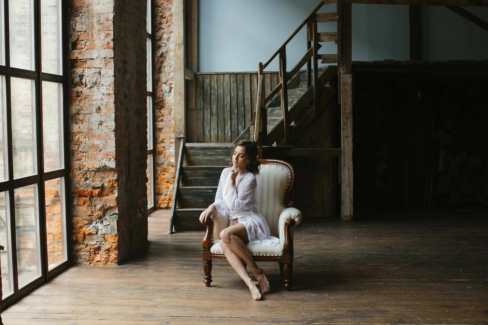 Фотосессия в домашнем стиле. Дом гуччи кадры со съемок. Режиссер. Дом с мезонином (1961). Дом съемки жен.