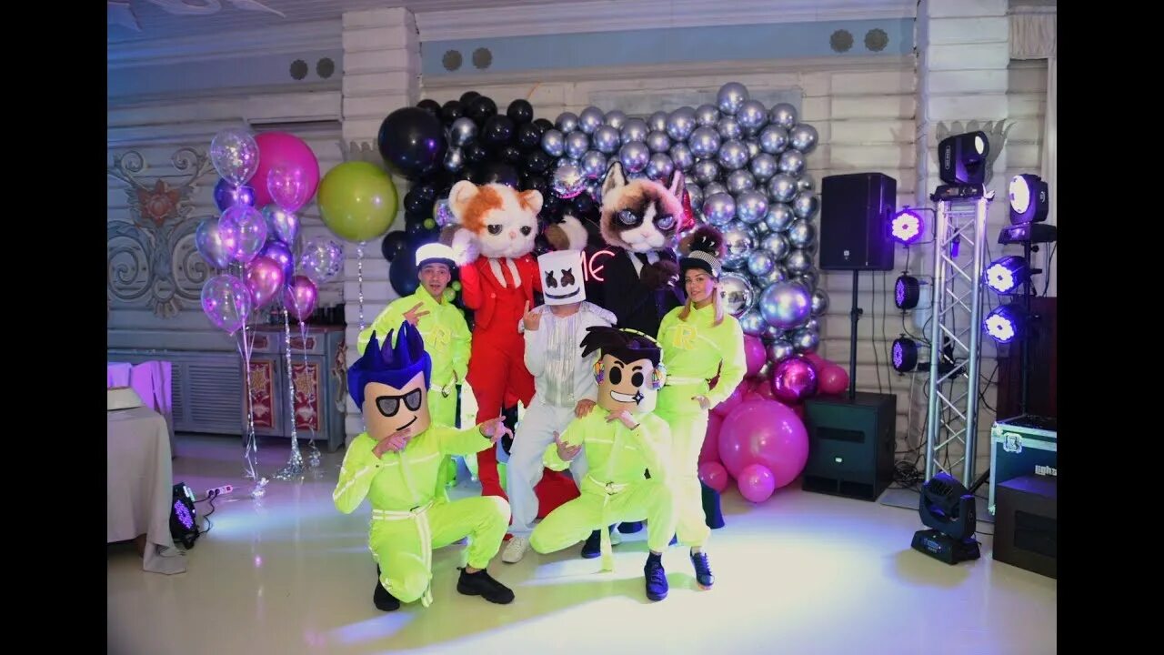 Роблокс костюм аниматора. Роблокс костюм аниматора. Аниматоры аниматроники. Аниматор роблокс на день рождения. Roblox аниматоры.