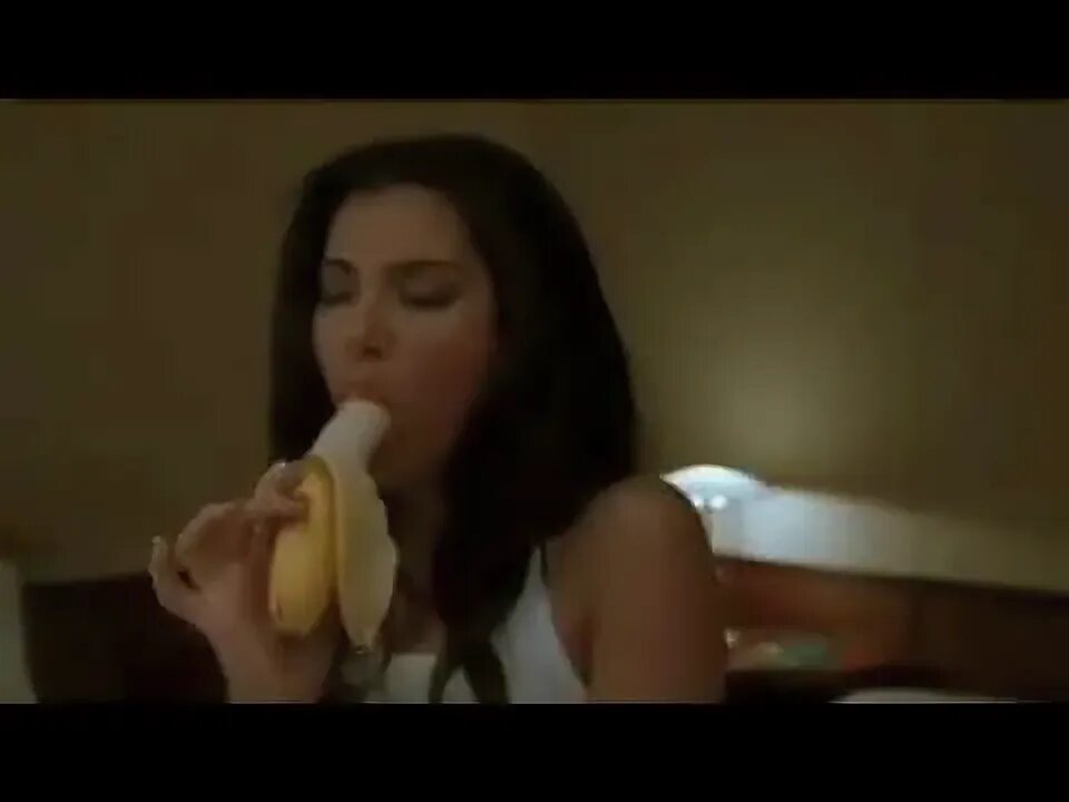 Сосу брату мужа. Розелин Санчес Banana. Розелин Санчес с бананом. Roselyn Sanchez банан. Розалин Санчес банан gif.