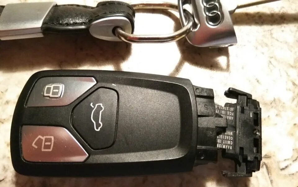 Как разобрать ключ q7 Audi Key Care: Swapping out the Battery CitizenSide