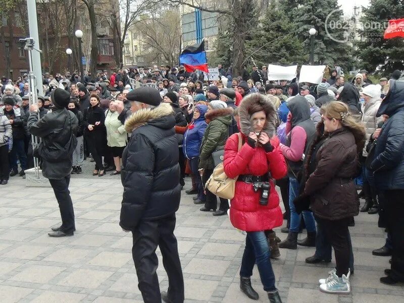 Горсовет Мариуполь. Митинг в Мариуполе. Митинг в Мариуполе сейчас. Пророссийский в Мариуполе сейчас.