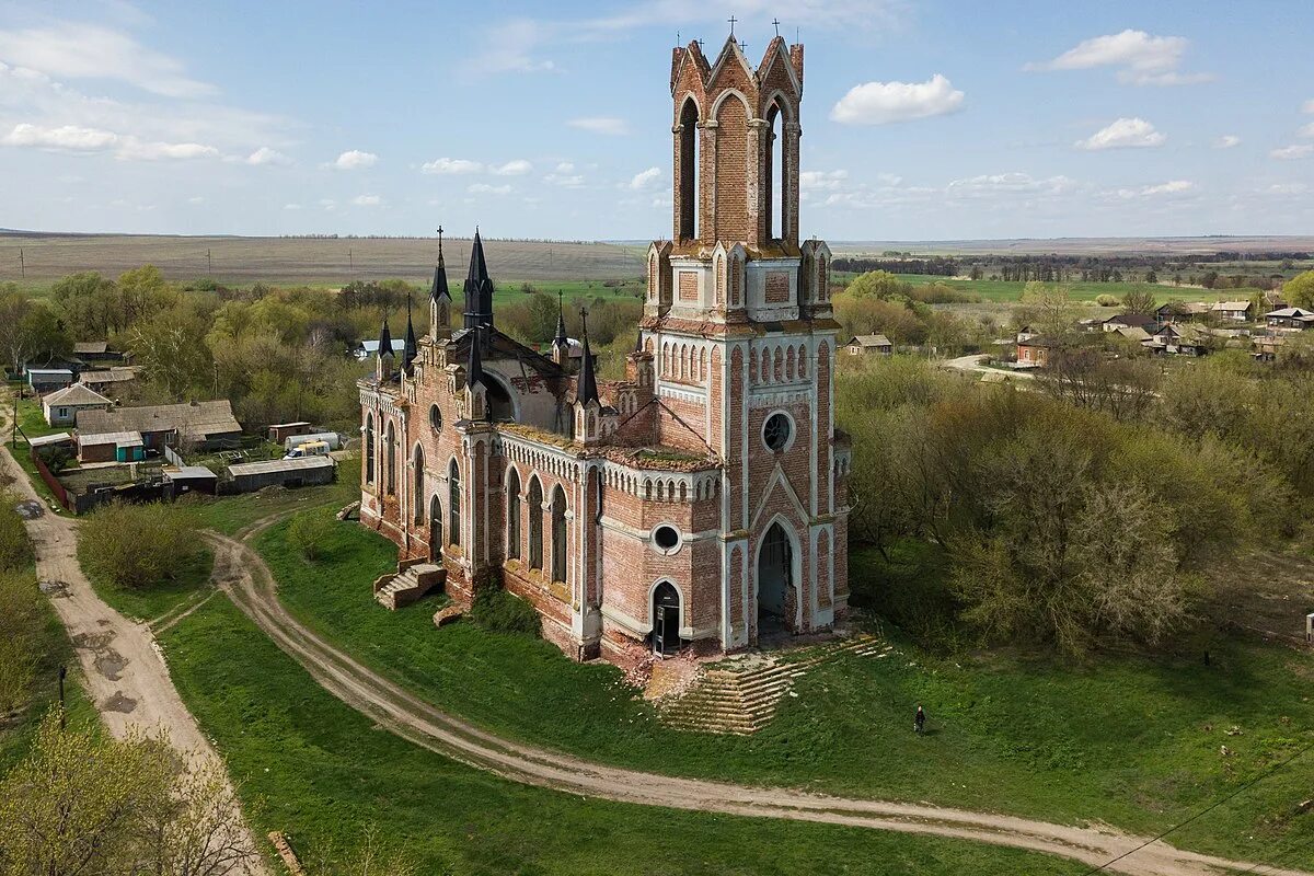 Саратовская область красноармейский район село каменка погода. Церковь Святой Марии Каменка Саратовская. Церковь Святой Марии в селе Каменка. Католическая Церковь Каменка Саратовская область.