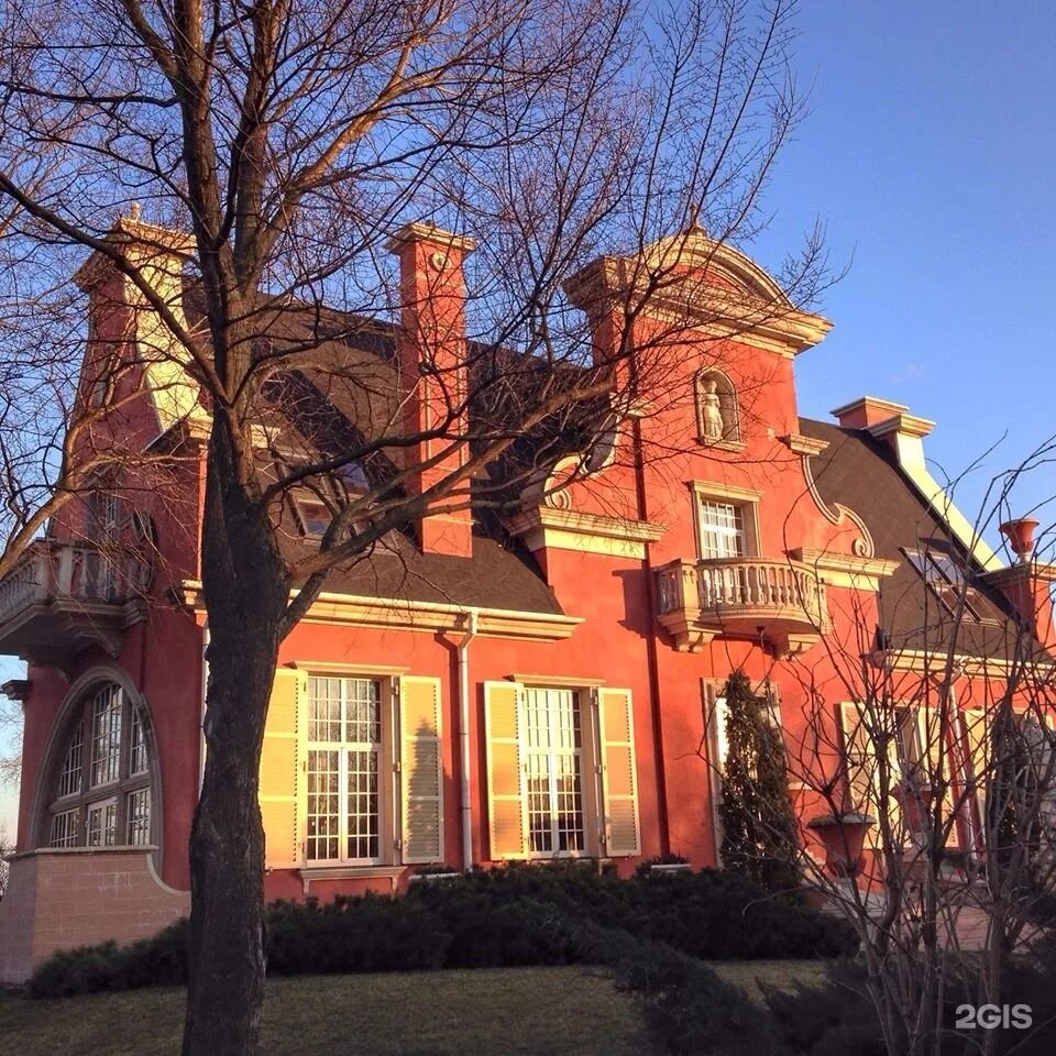 Old house ростов. Old house усть койсуг. койсуг отель олд хаус. олд хаус ростов голландец.