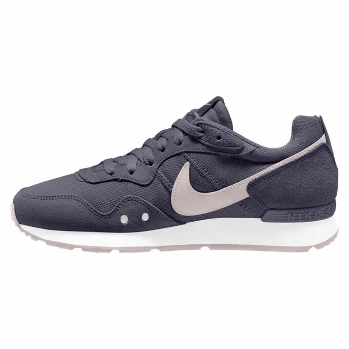 Кроссовки nike venture. Nike кроссовки Venture Runner. Wmns Nike Venture Runner. Кроссовки женские Nike Venture Runner. Кроссовки Nike Venture Runner Suede.