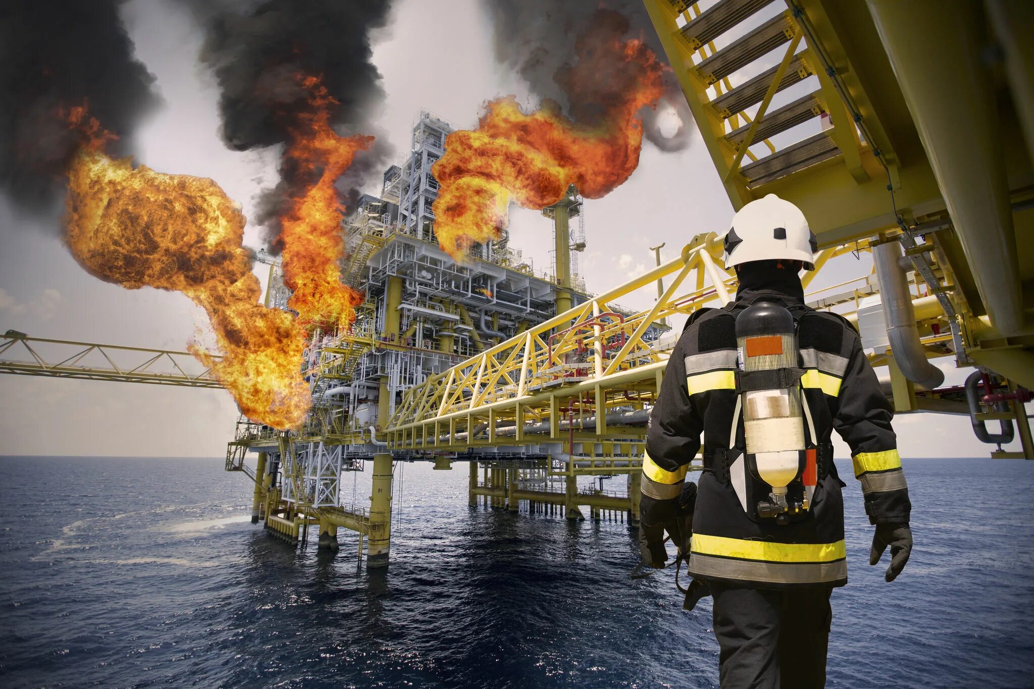 Объекты безопасности отрасль. Пожарная безопасность в нефтегазовой отрасли. Техника безопасности в нефтегазовой отрасли. Пожарная охрана нефтяных объектов. Пожарная безопасность в нефтедобыче.