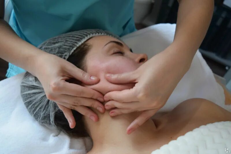 5 massage. Массаж лица. Скульптурный массаж лица. Классический массаж лица. Лифтинг массаж для лица.