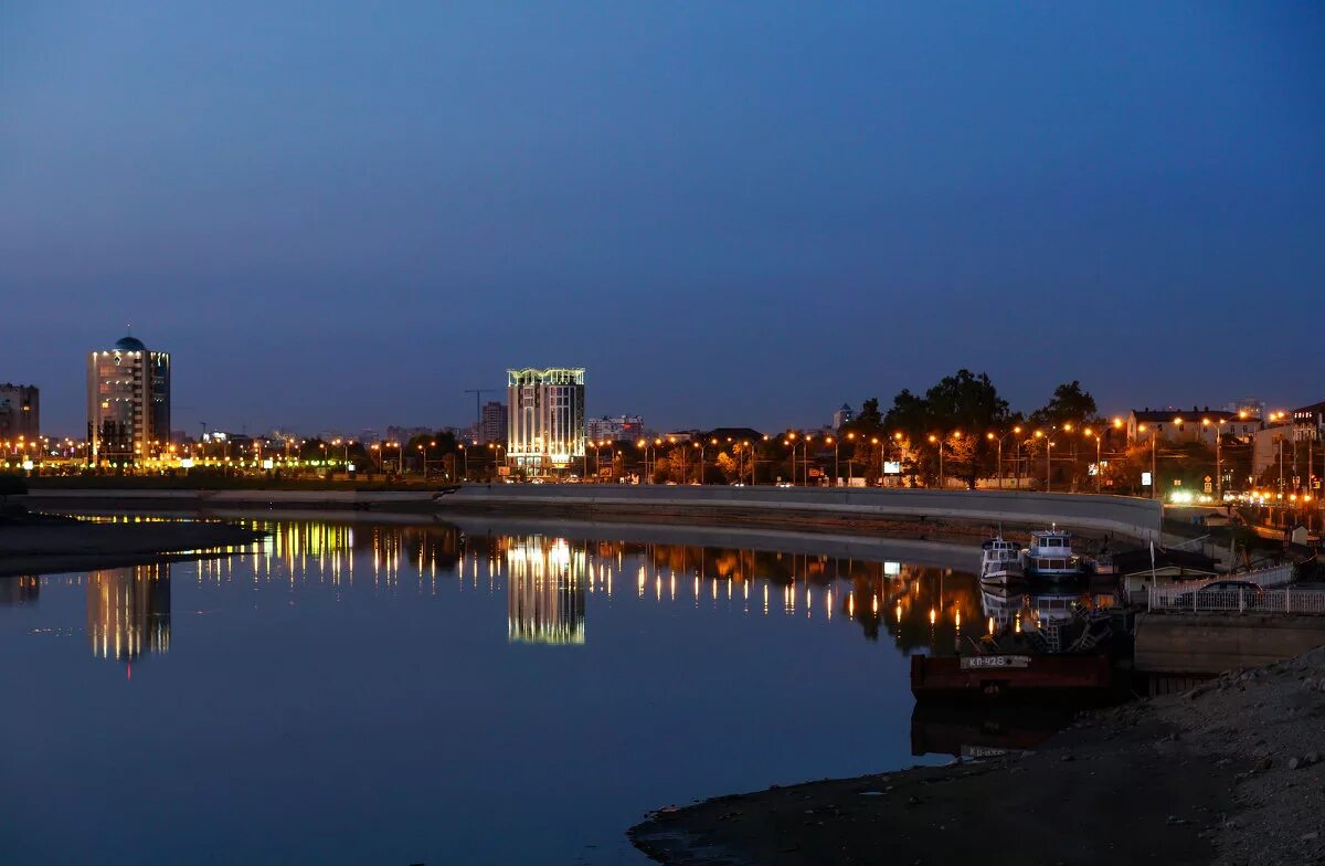 Краснодар река кубань сверху. Пойма реки кубань. Река кубань краснодар. Кубанская набережная в краснодаре набережная. Районы г краснодара на карте.