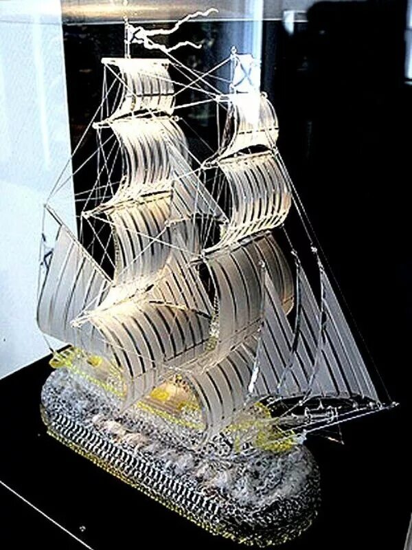 Макс зеля. Алексей зеля художник по стеклу. Зеленский кокаин. Художник стеклодув алексей зеля. Работы из стекла зеля.