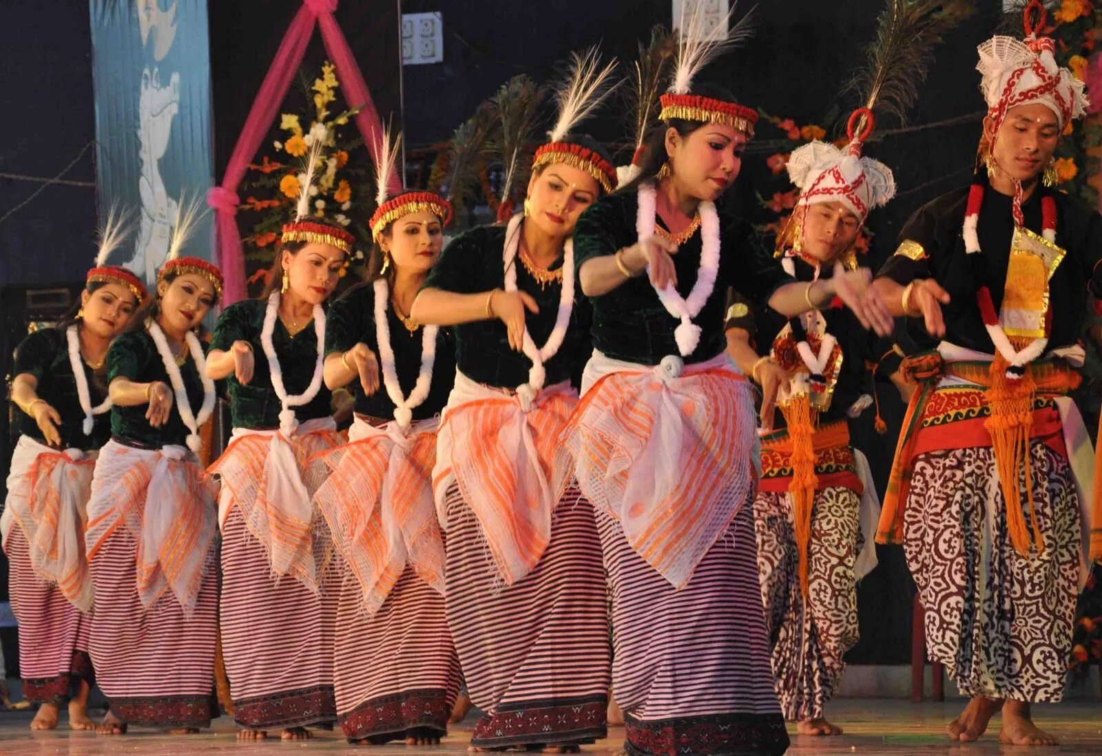 Манипури танец. Манипури. Мейтхеи (Манипури). Manipur girls.