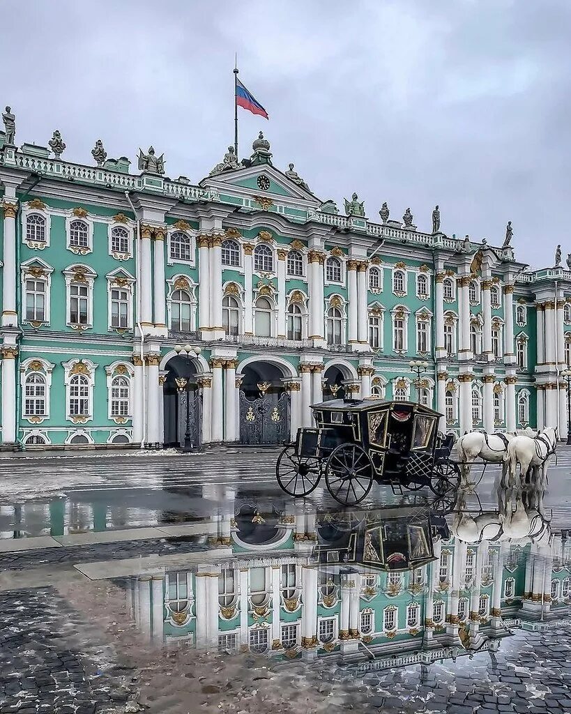 Кто построил зимний дворец в петербурге. Зимний дворец Растрелли. Франческо Растрелли. Зимний дворец, Санкт-Петербург.. Зимний дворец Эрмитаж Растрелли. Расстрел зимнего дворца.