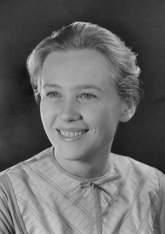 Ие савиной. Ие савиной. Сын актрисы ии саввиной. Ие савиной. Ие савиной.