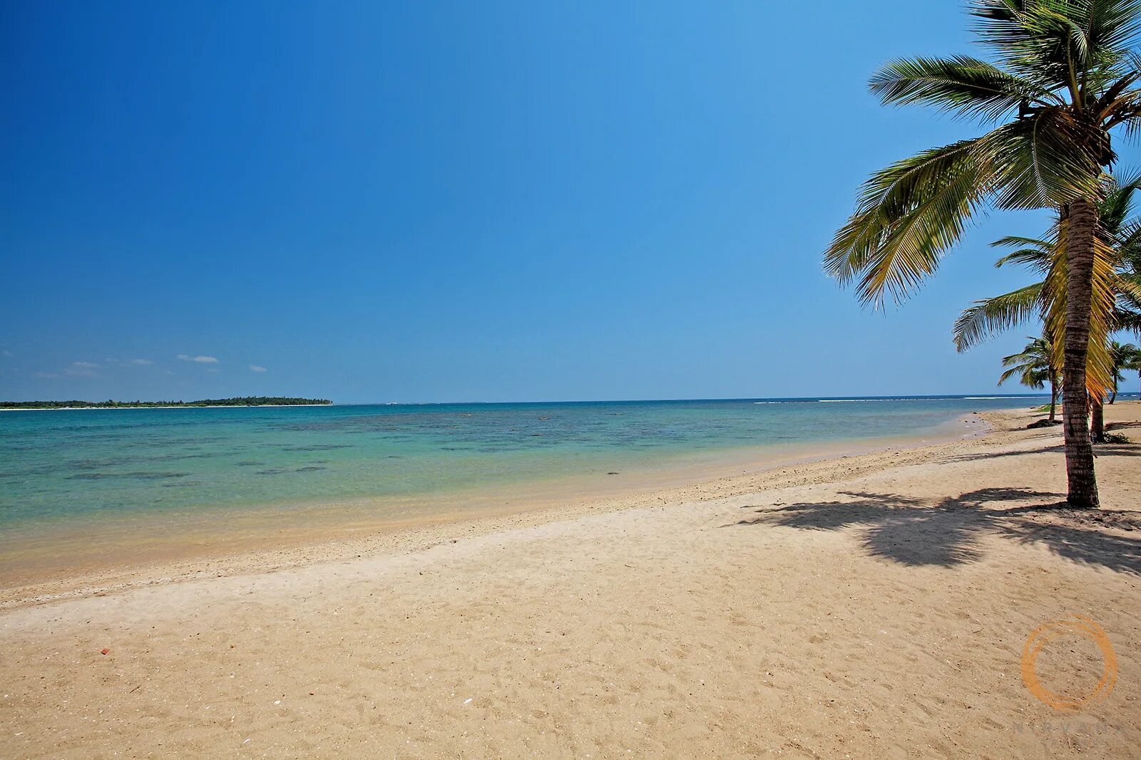 Пассекудах шри. Amaya Beach Passikudah Шри Ланка. Пляж Пасикуда Шри Ланка. Пляж Калкудах Шри Ланка. Пассекудах Тринкомали.