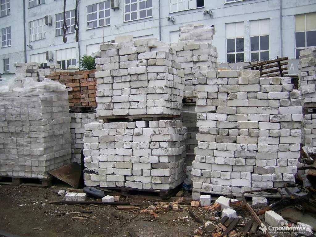 строительные материалы кирпич. кирпич м200 рифленый рядовой. кирпич строительный м 100. строительные матералы. керамические строительные материалы.