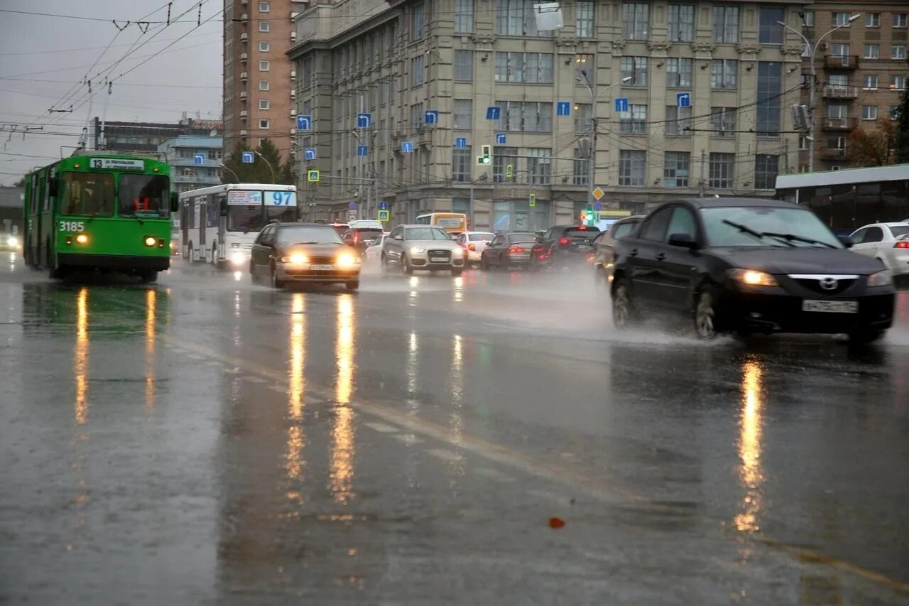 Завтра утром в новосибирске. Новосибирск после дождя. Ливень в Новосибирске. Сильный дождь в Новосибирске. Норильск ливень.