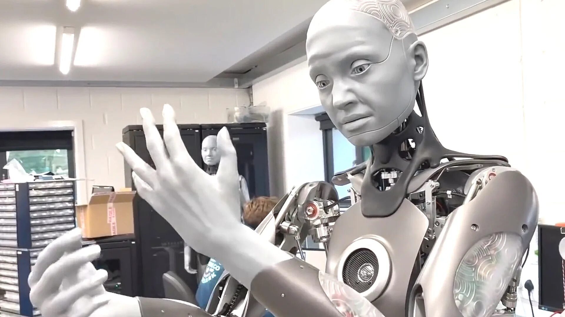 Ameca humanoid Robot. Робот Амека человекоподобный. Амека робот мимика. Робот гуманоид Ameca человекоподобный. Наиболее продвинутый