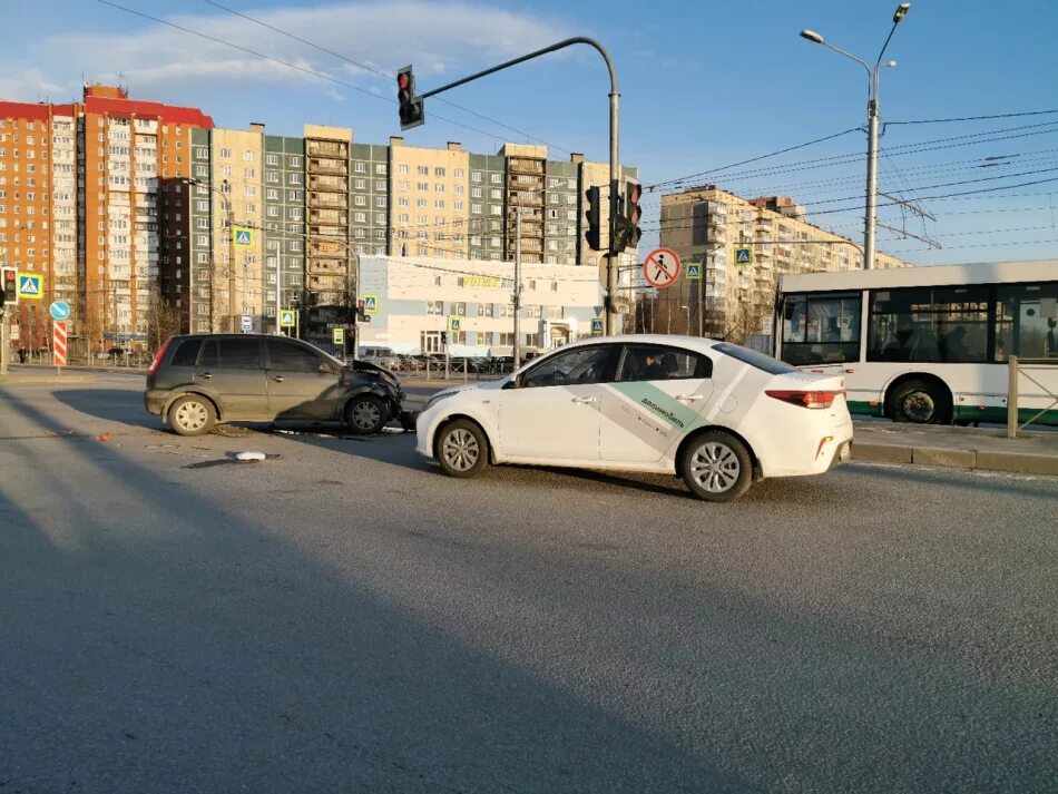 Парковка каршеринга на платных парковках спб. ДТП передовиков и Косыгина. Стоянки каршеринга Питер.