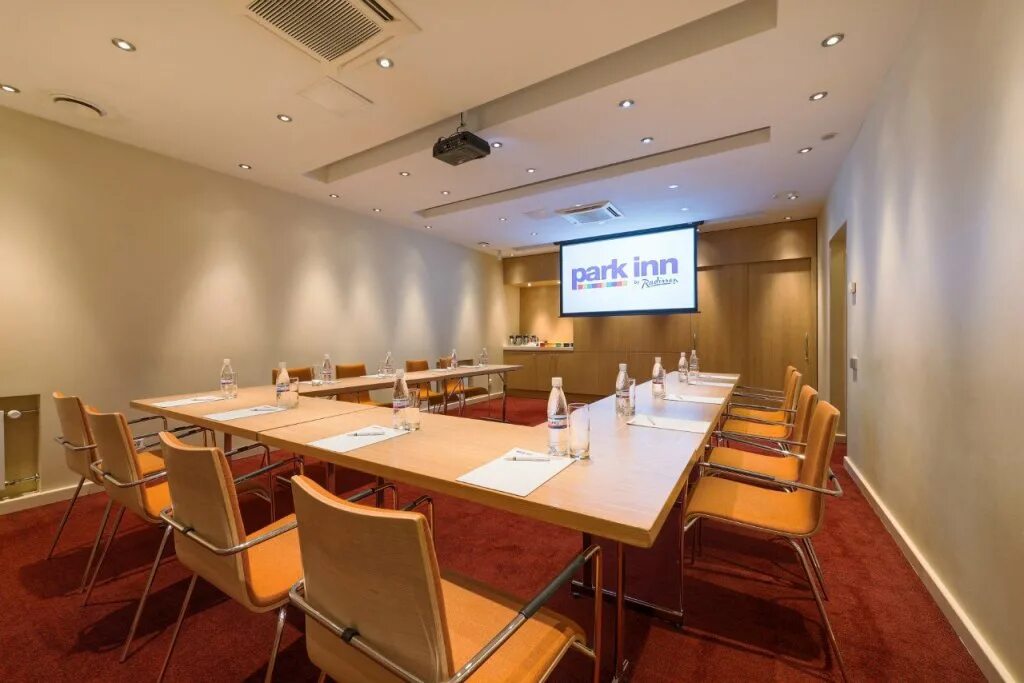 Парк инн рэдиссон невский. Park inn nevsky санкт-петербург. Парки рэдиссон санкт петербург. Парки рэдиссон санкт петербург. Park inn by radisson pulkovskaya, гостиница 4*.