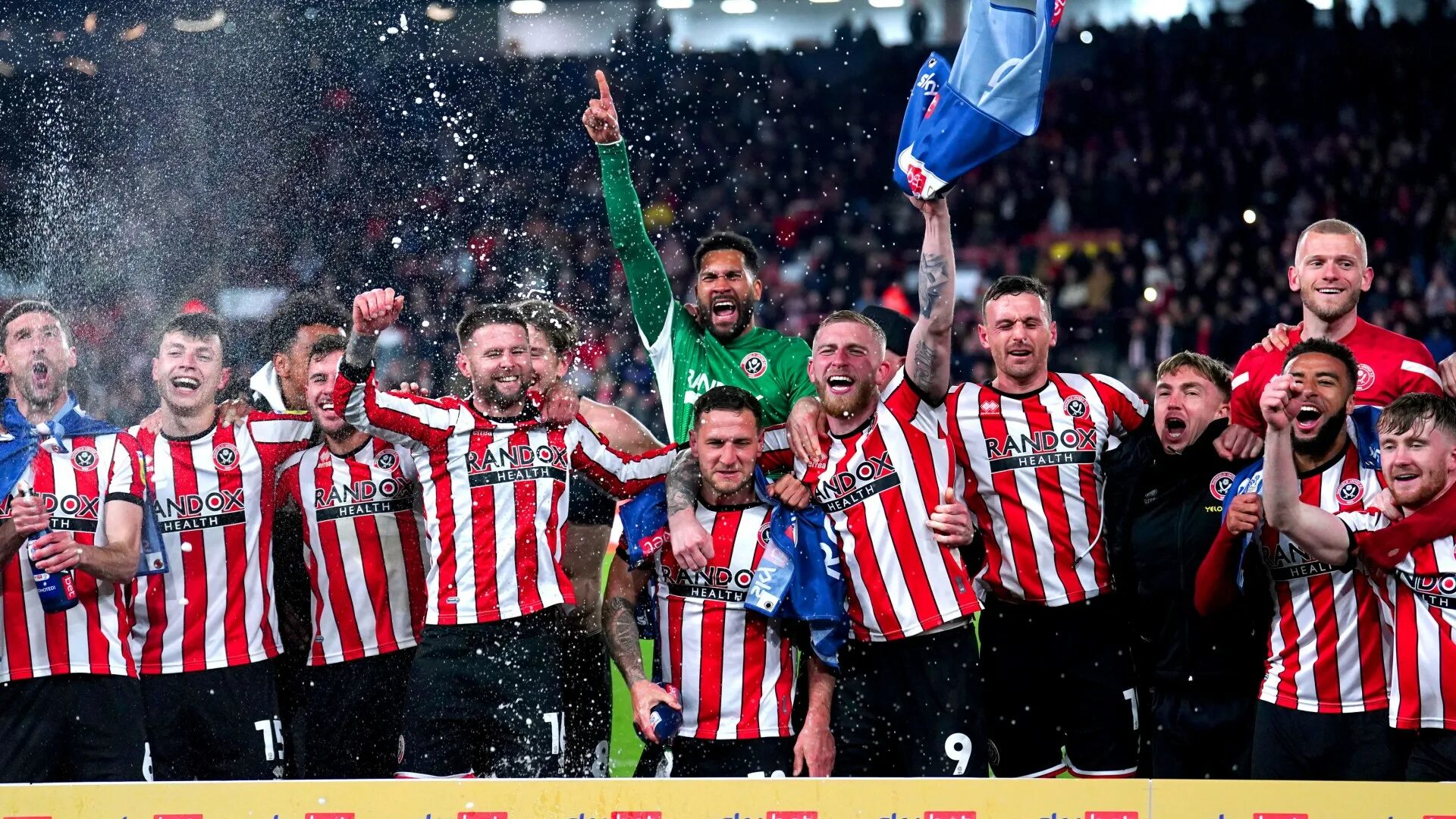 United backs. Манчестер юнайтед вест хэм. Sheffield. United backs. Sheffield.