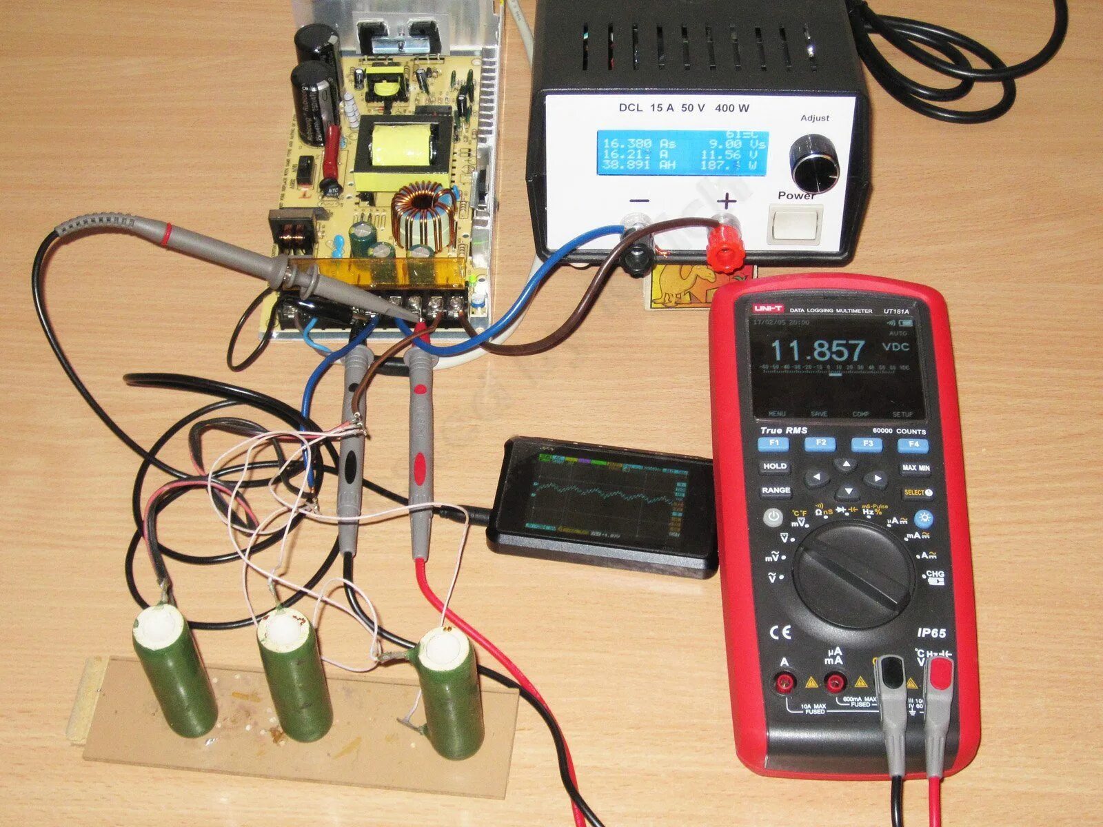 Бп-5а схема электрическая принципиальная. Напряжение 20 вольт. Стабилизатор напряжения 7812 схема включения. Регулятор напряжения оборотов двигателя 24 вольта. 1420 вольт это.
