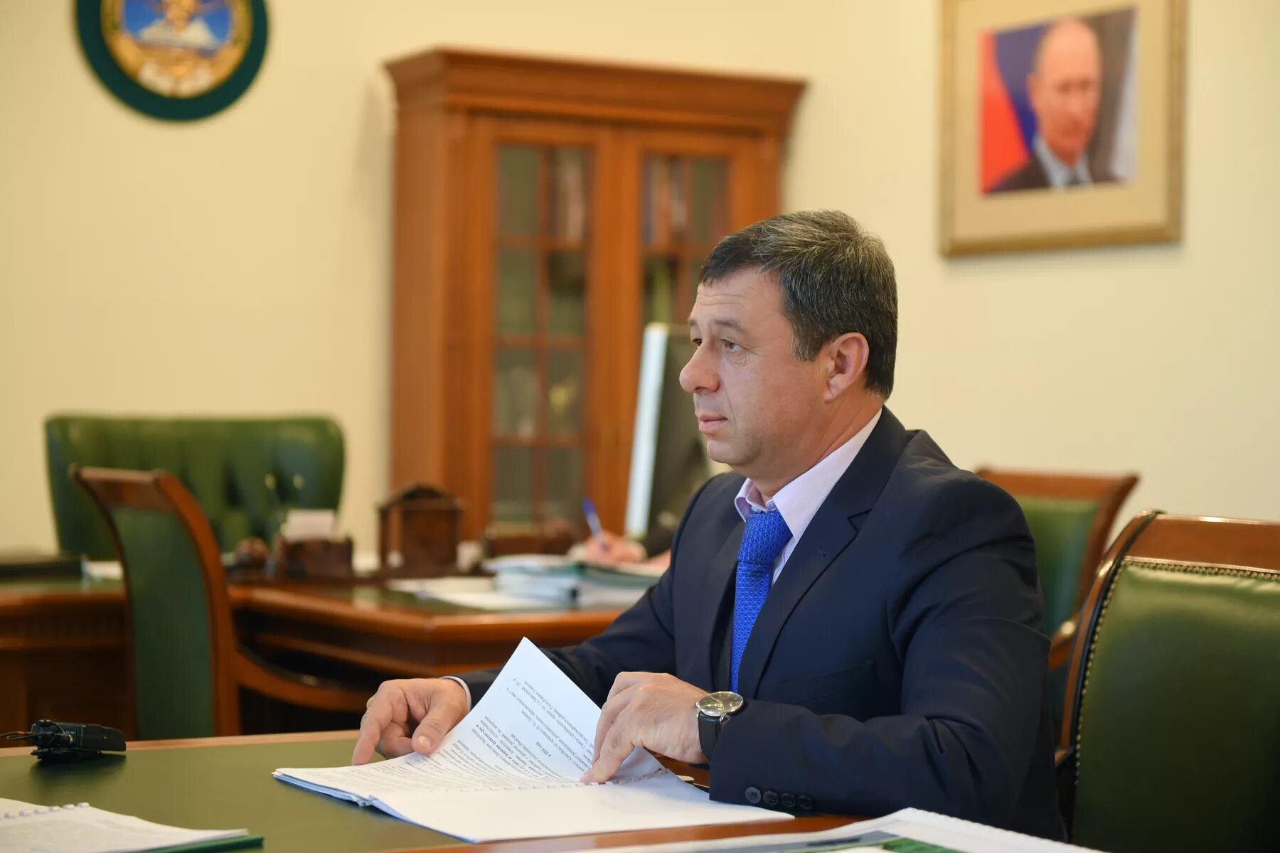 Комитет архитектура руководитель. Комитет архитектура руководитель. Главный архитектор тамбова яна ломко. Зезарахов азамат нурбиевич (председатель). Солнечный зал комитета архитектуры курск.