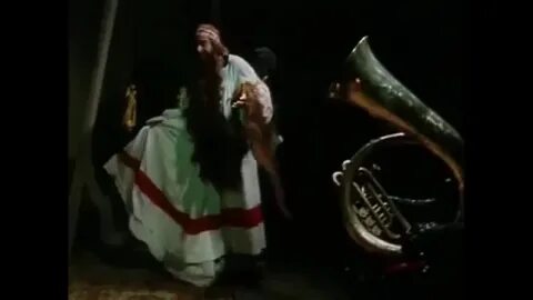 И страшная гримаса песня у карабаса
