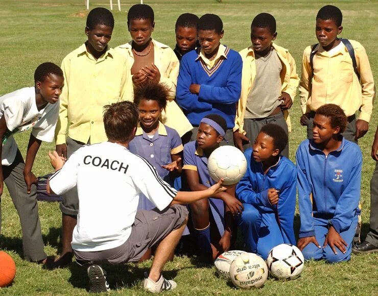 Africa sports. Спорт в Африке. South Africa 2009 команда. Спорт в Африке картинки. Sports field in Africa at School.