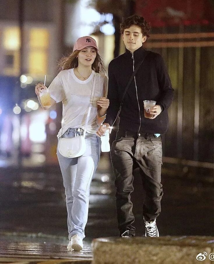 Тимоти шаламе и его девушка. Timothee chalamet depp. лили-роуз депп и тимоти шаламе. шаламе и роуз депп.