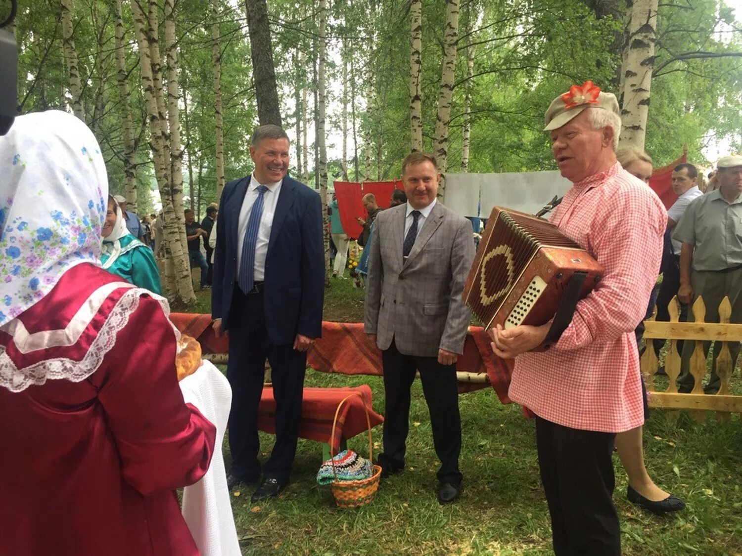 Погода в никольске вологодской. Ильинская ярмарка в Никольске Вологодской. XXI межрегиональная Никольская-Ильинская ярмарка. Ярмарка в Никольске Вологодской области. Городской парк Никольск Вологодская область.