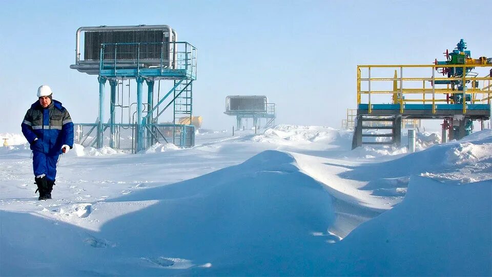 Куст газовых скважин Бованенково. Месторождения Газпрома на Ямале. Нефтяники на севере.