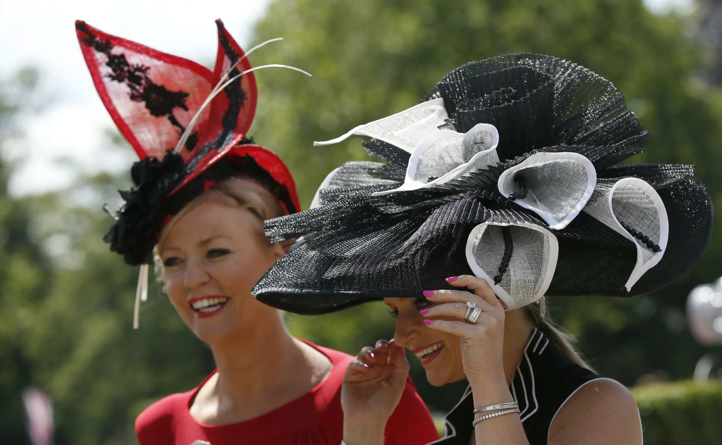 Роял аскот шляпы. Royal Ascot Race. Королевские скачки Роял аскот. Royal Ascot шляпки. Дорогие шляпы