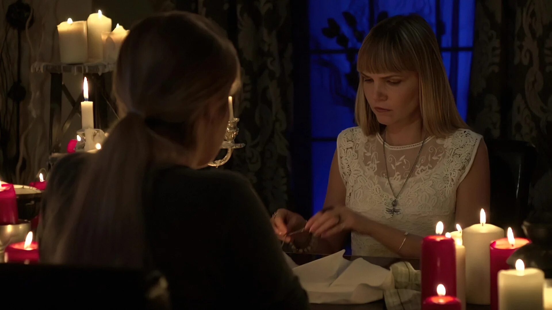 Голодная. 2022. Гадалка 871 серия. Гадалка на тв3 виктория. Гадалка сериал кадры 2012.