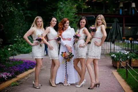 Девушки на свадьбе