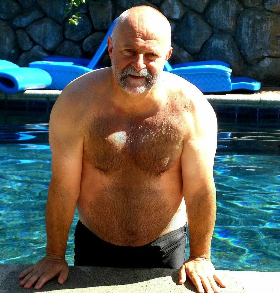 Дэдди Беар. Old man Daddy Bear. Pool Daddy Bear. Old Bear man.