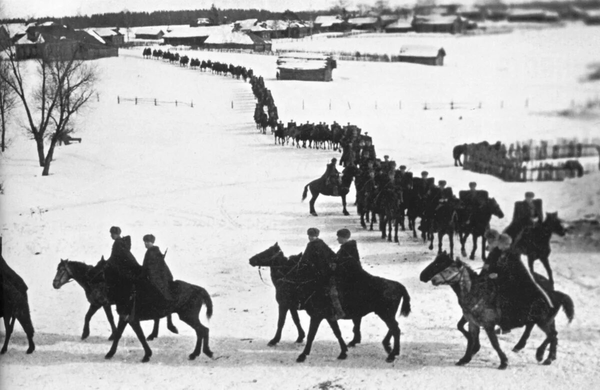 19 декабря 1941. Конники Генерала Доватора 1941. Лев Михайлович Доватор кавалерия. Казаки Генерала Доватора. Доватор Лев Михайлович кавалеристы Великой Отечественной войны.