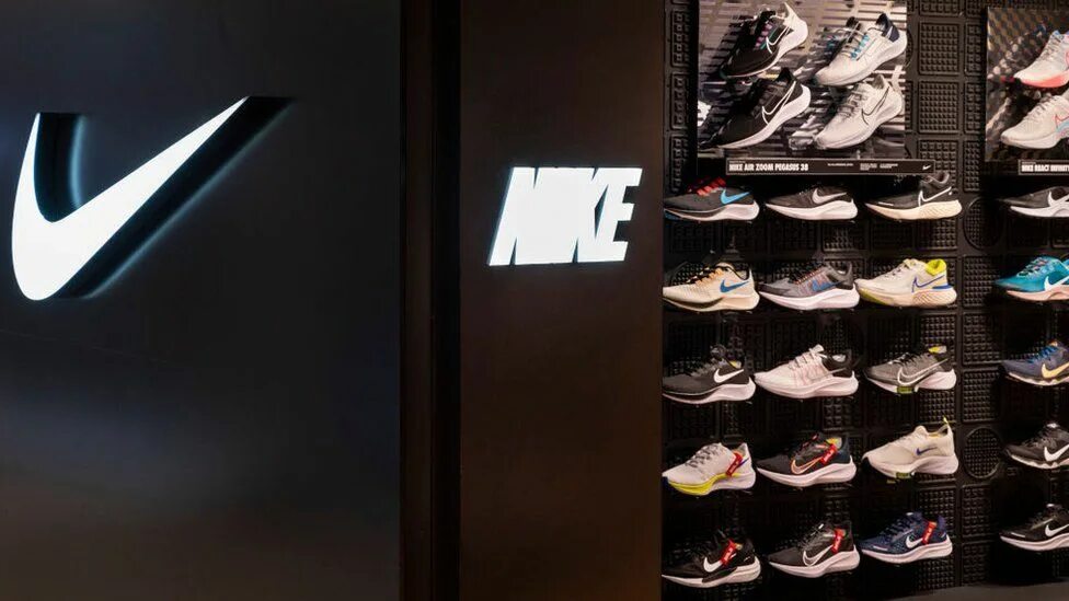 Найк выпустят. Nike great Britain. Китайский найк. Nike Rise Гуанчжоу. Nike 2021 Vietnam.