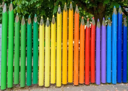 картинки : цвет, Красочный, детский сад, Карандаши, Садовый забор, Лакированная 