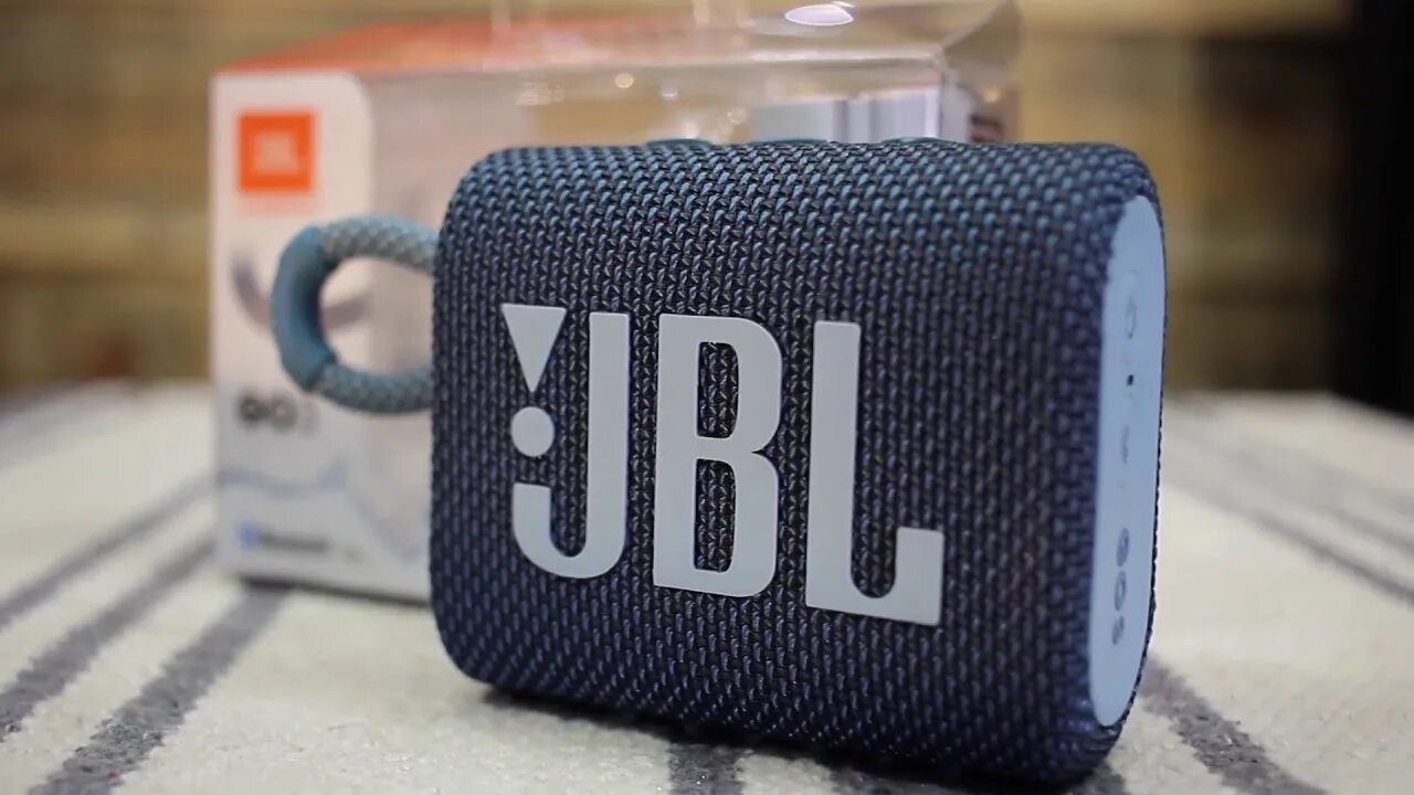 Jbl go 3 вт. Jbl go 3 оригинал. jbl go 3 синяя. jbl go 3 черно оранжевая. jbl go 3 оригинал и реплика.