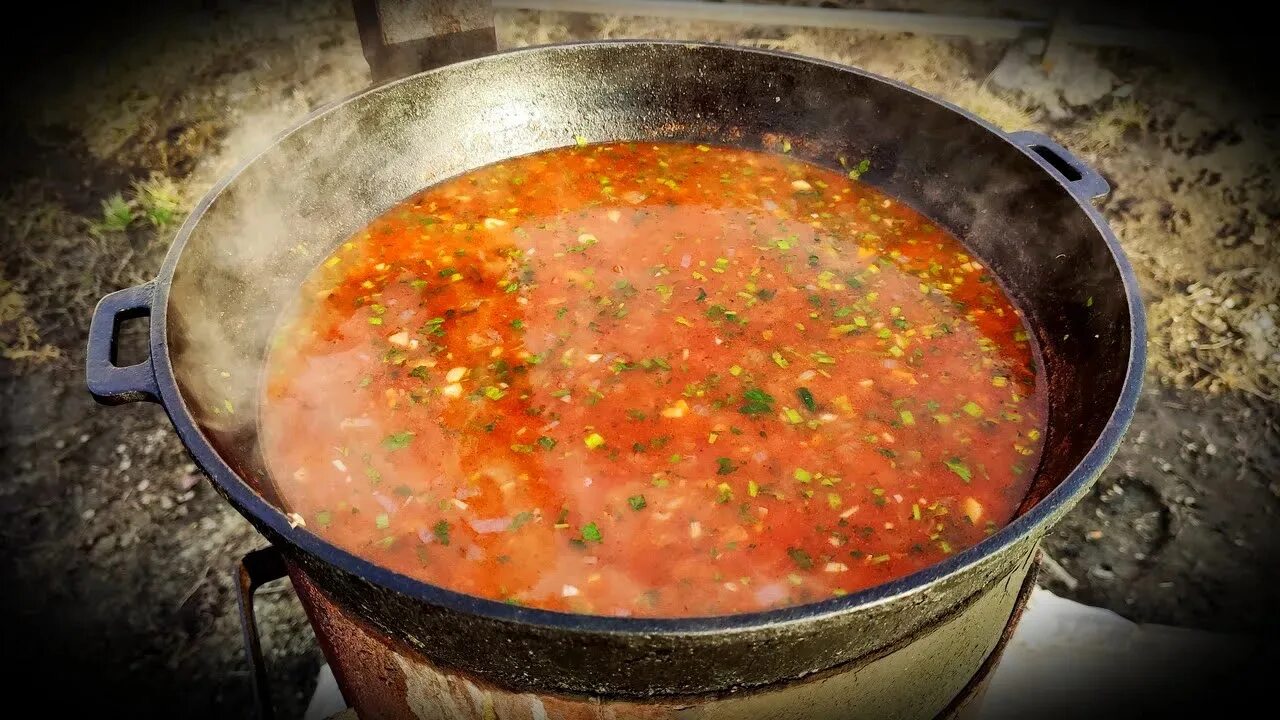 Харчо в казане. Харчо в афганском казане. Грузинский суп харчо. Грузинский суп на костре.