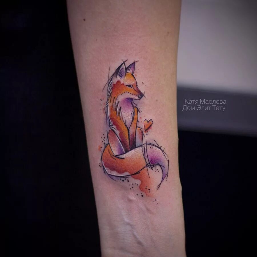 тату лиса для девушек. тату лиса маленькая. тату лисенок на запястье. тату лиса для девушек. тату лиса на запястье.