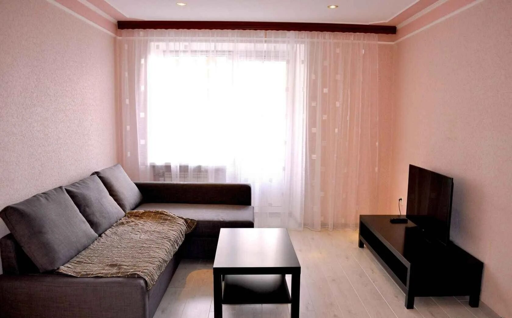 сдам куплю квартира однушка евромебель. южный 1ком. кирова 47 мурманск. однушка с хорошим ремонтом. волхов улица дзержинского 10.