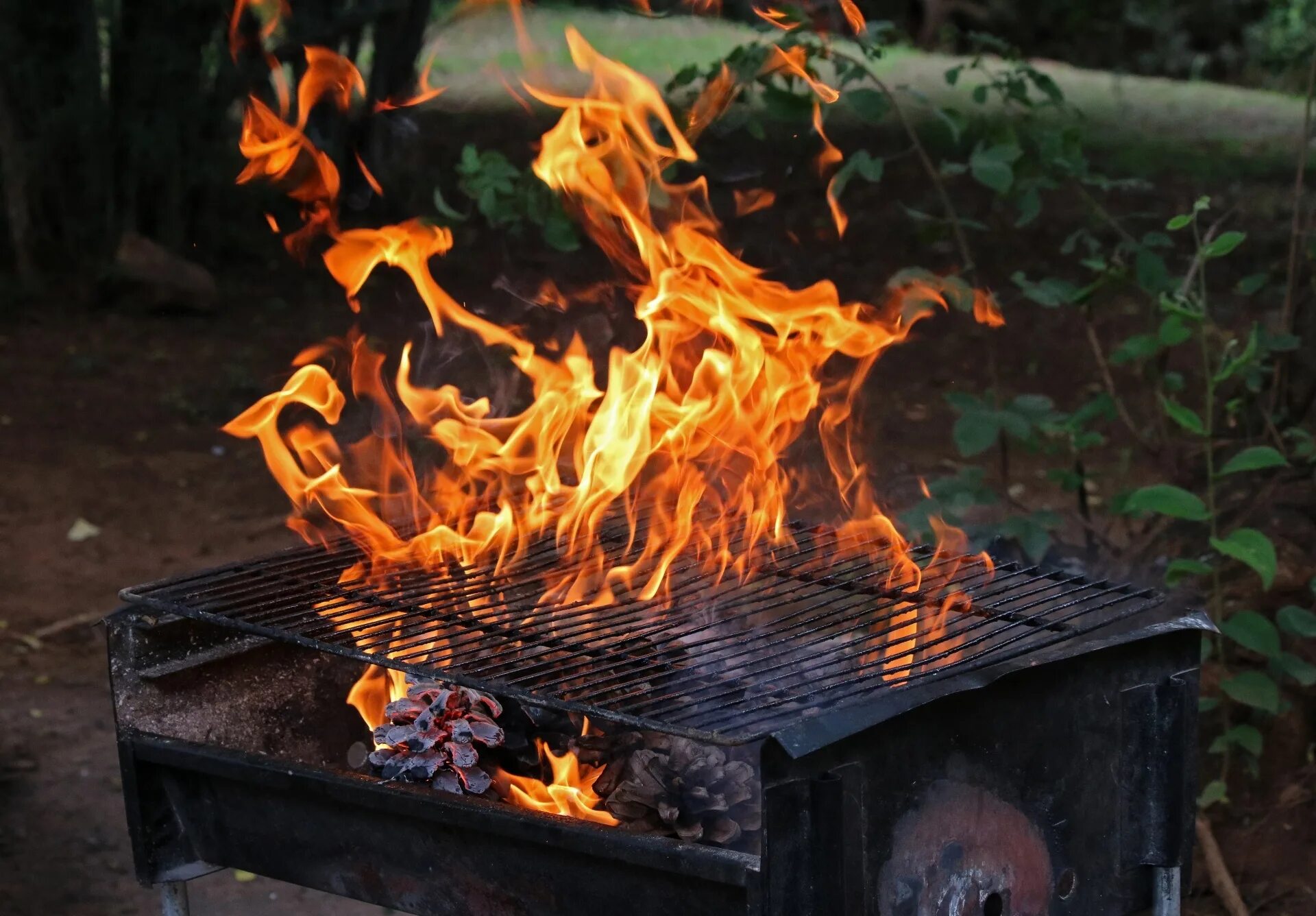 How to Use a Charcoal Grill Coal Setups, Cooking Temperatures & BBQ Tips