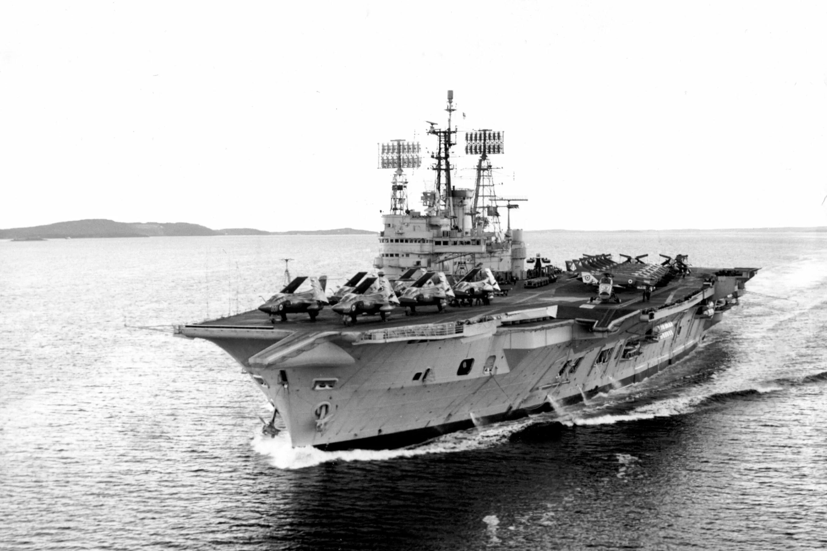 Авианосец арк роял 1941. Авианосец «арк ройял» — 1 ед. Авианосец арк ройал. Ark royal. Британский авианосец арк ройал.