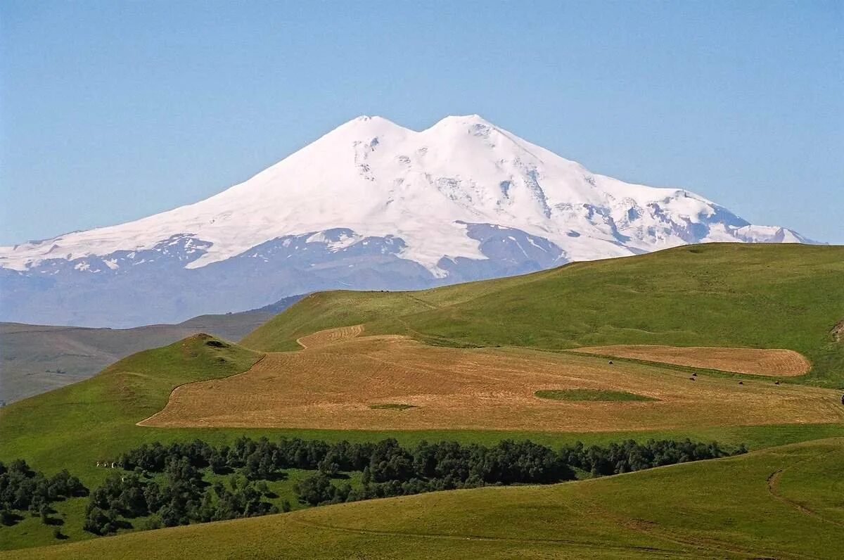 Горы Кавказа Эльбрус. Гора Эльбрус Кабардино-Балкария. Горы Минги Тау. Самая высокая гора Кавказа Эльбрус.