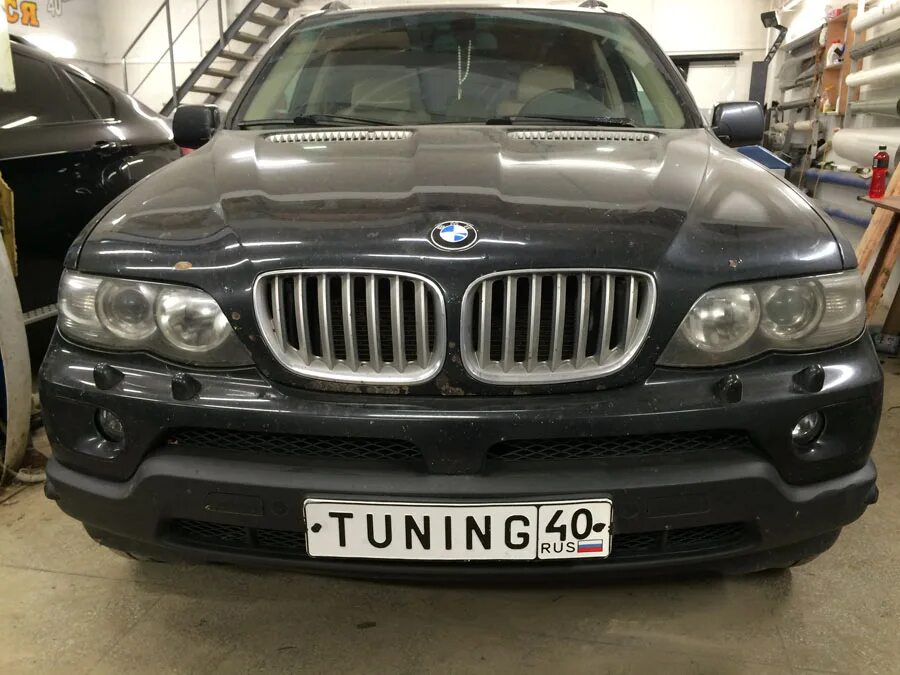 Е53 рестайлинг бампер. X5 e53 рестайлинг фары. ноздри е53 рестайлинг. e53 рестайлинг цвет 400. ноздри под f серию е53.