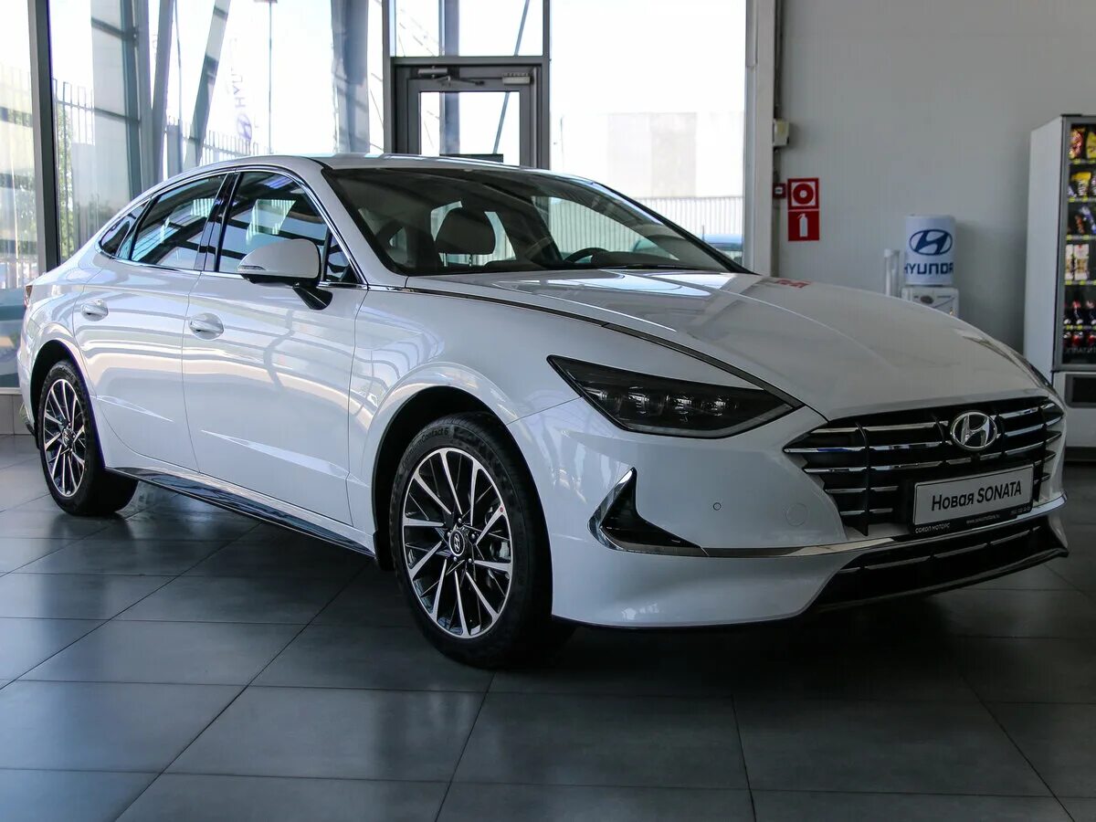 Хендай купить в ростове на дону новый. Хендай Соната 2022. Hyundai Sonata 2022 белая. Хендай Соната 2022 комплектации. Hyundai Sonata 2022 Рестайлинг.