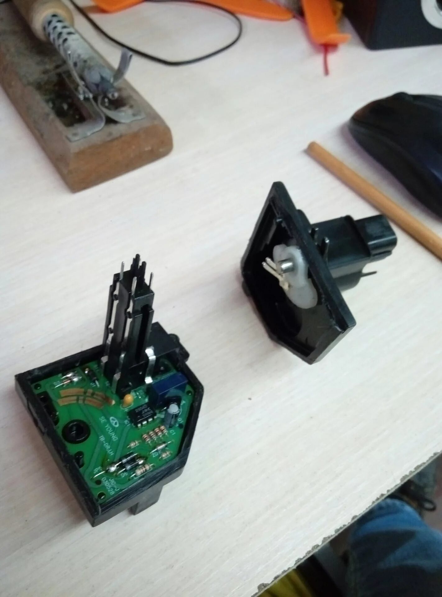 Хундай гетц реле центрального замка где находится Fuse relay box diagram Hyundai Getz (Dodge Brisa) with assignment elements their