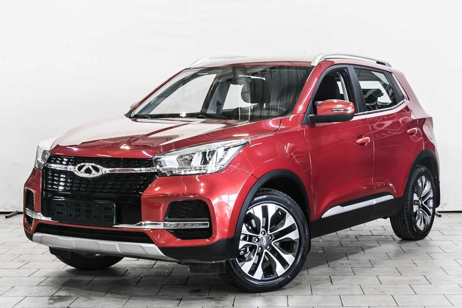 Тигго 4 отзывы. Chery tiggo 4 2025. черри тигго 4 про красная. chery tiggo 4 красный. чери тигго 4 оранжевый.